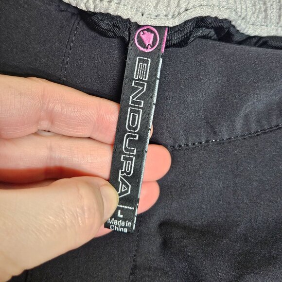 Endura‎ Womens Trekkit Cycling Shorts L Black Padded Breathable Stretch Gorpcore - Picture 3 of 10